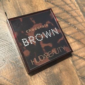 Like new (only swatched), authentic, Huda Beauty Chocolate Brown palette $10